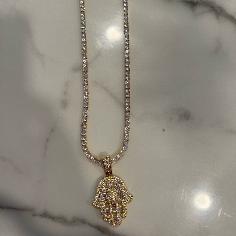 Beautiful Necklace with hamsa